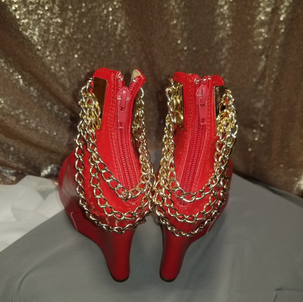 Shoes - Picture 2 of 6